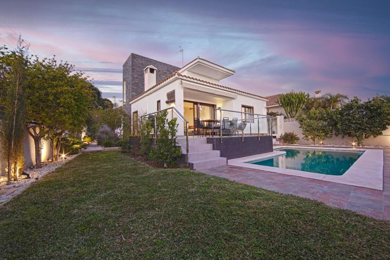 Modern Villa Close To Costabella Beach Marbellac Extérieur photo